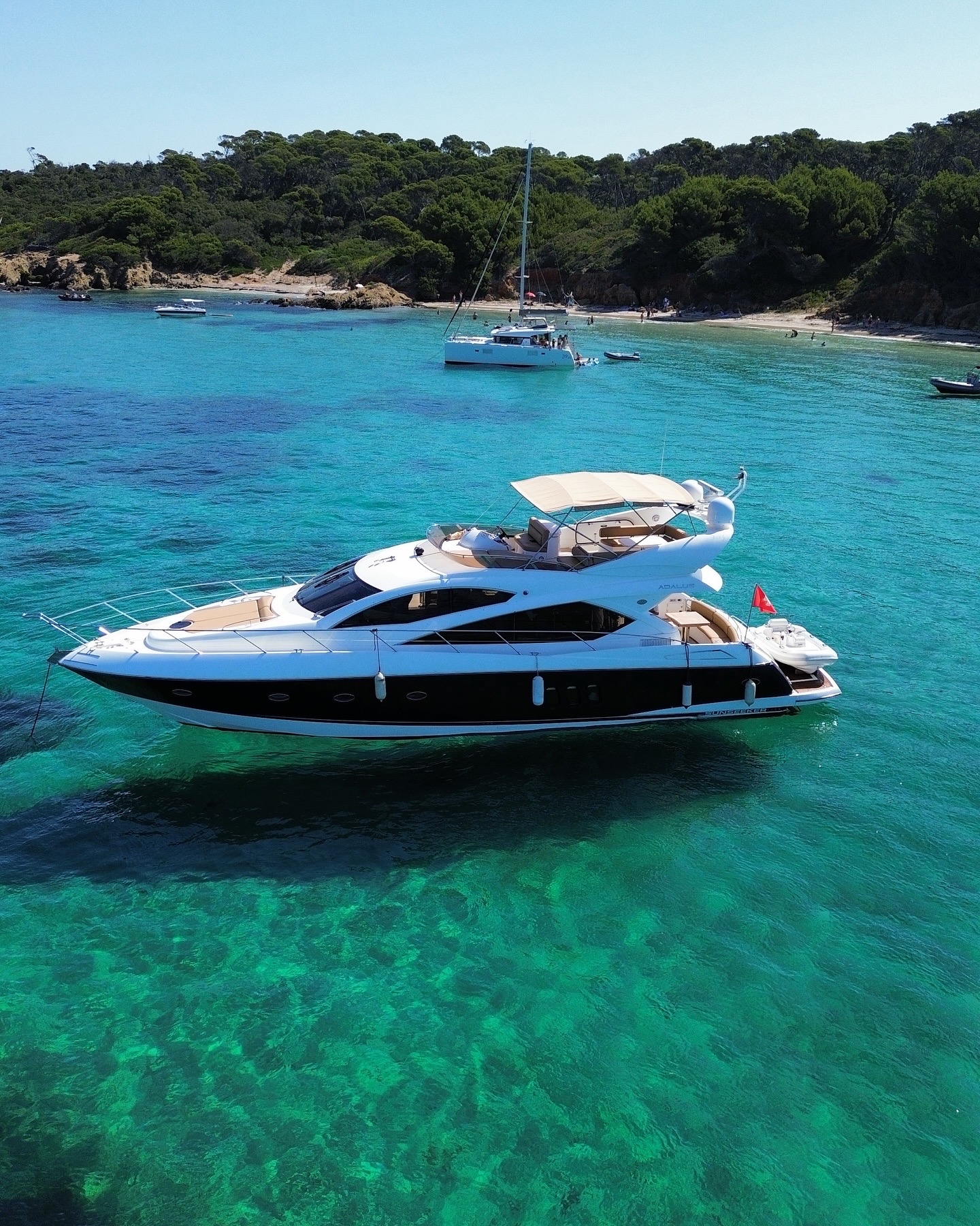 Sunseeker Yacht - Millenium Riviera