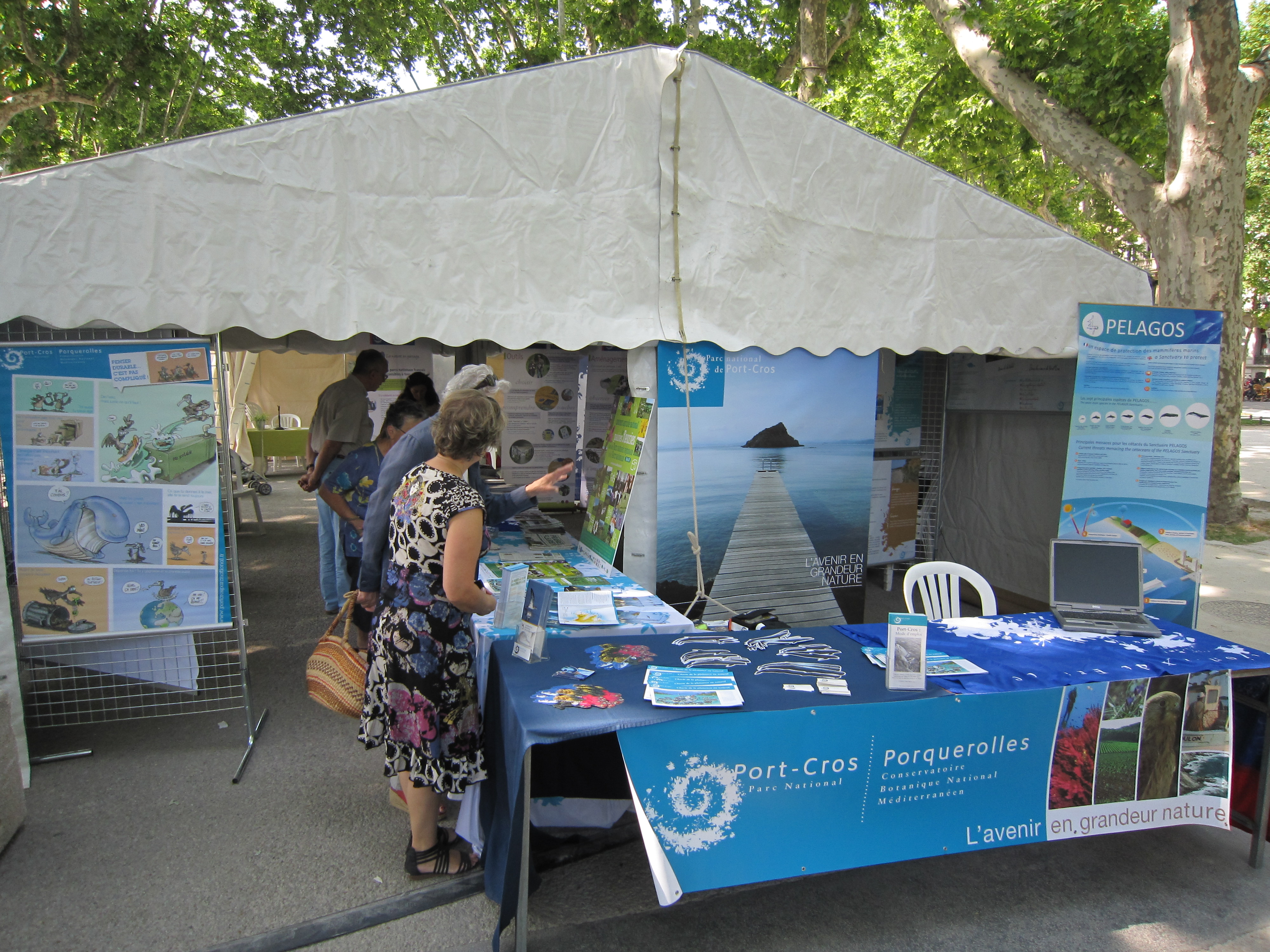 Fête de la Nature-Stand des Parcs Nationaux (Montpellier) - Franck Alary - PNPC