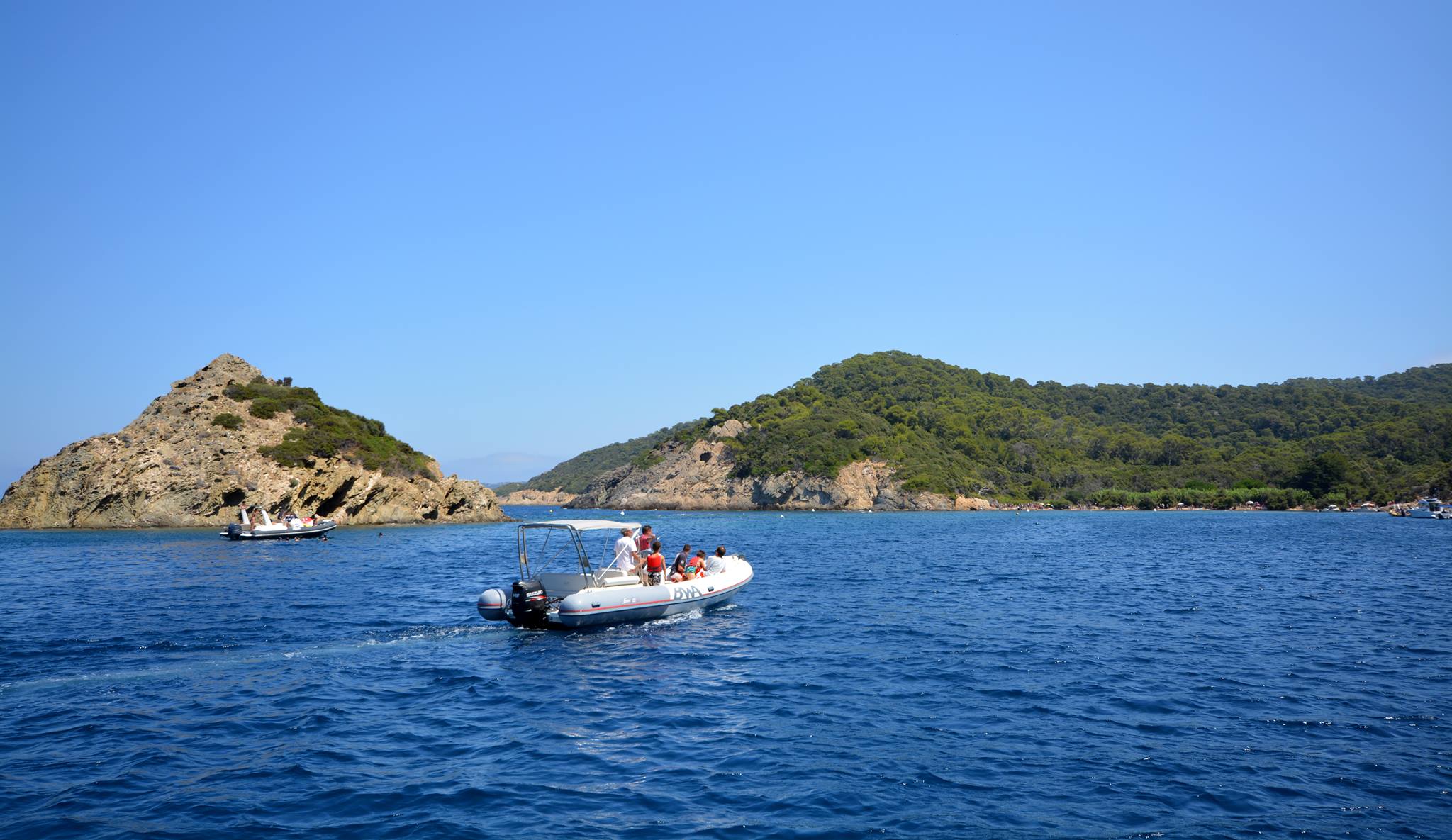 En louant un 22G ou un 26GT, vous accédez à Port-Cros et Port Man - XL Yahting