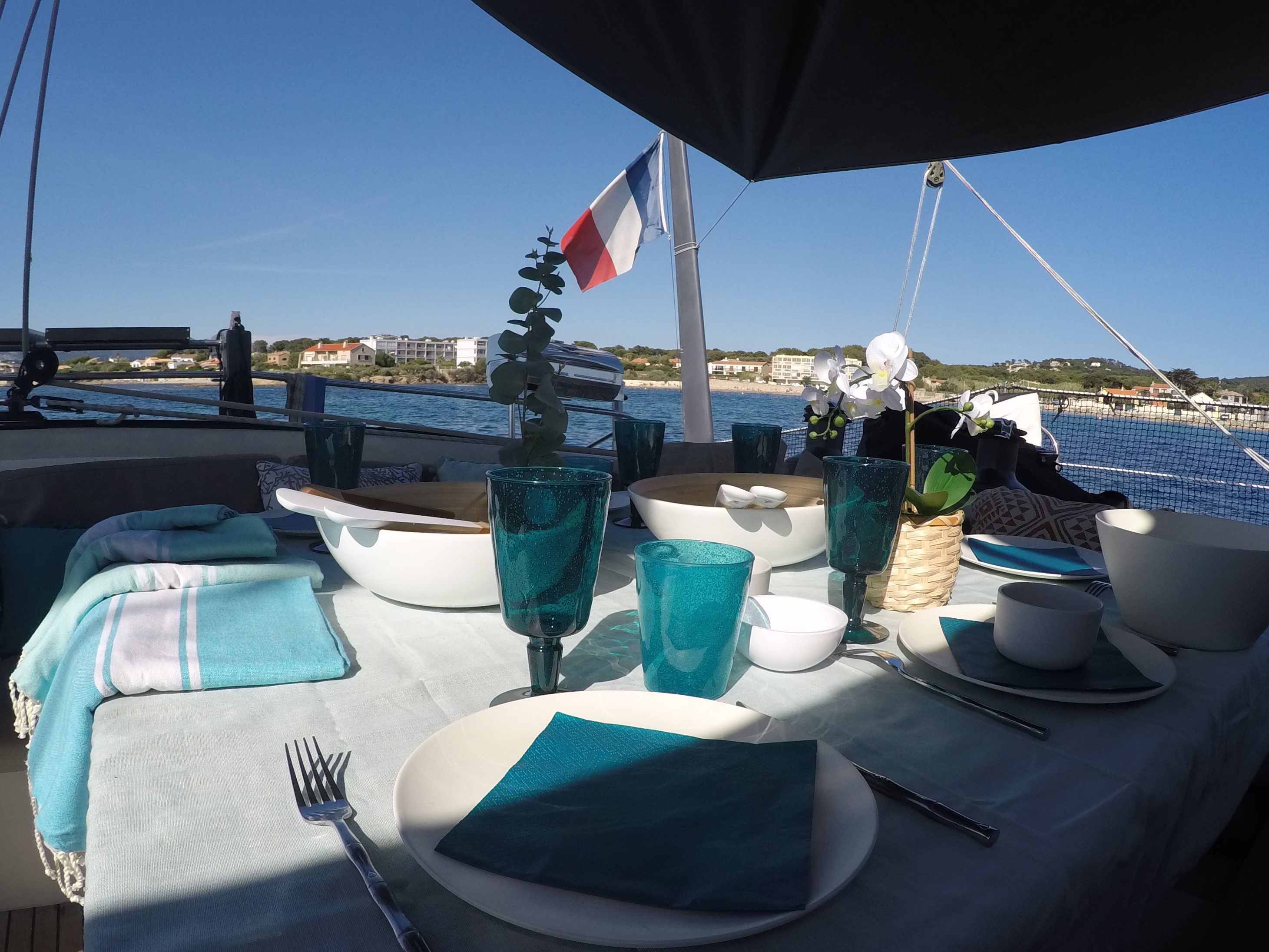 A l'heure du Repas - Destination BLEU