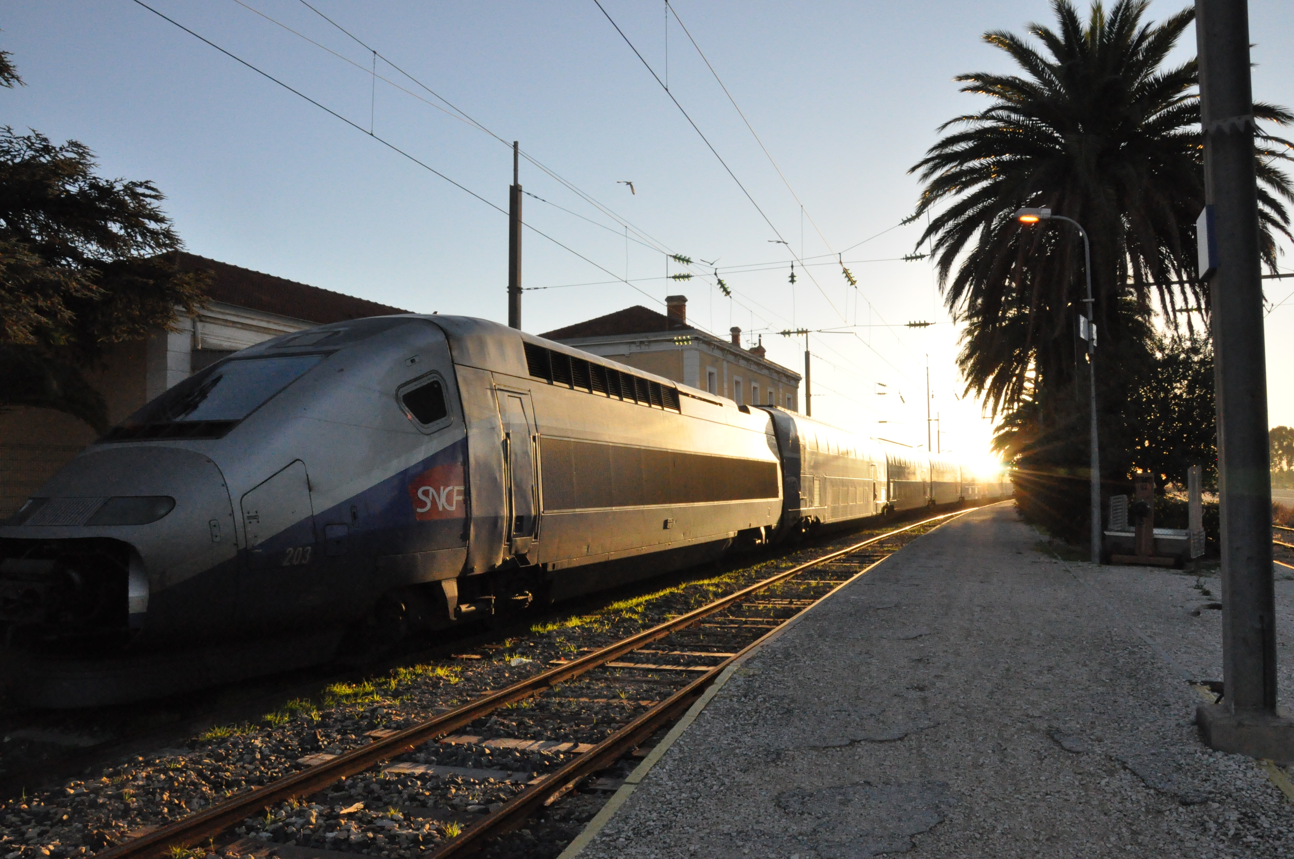 Gare SNCF - Hyeres Tourisme