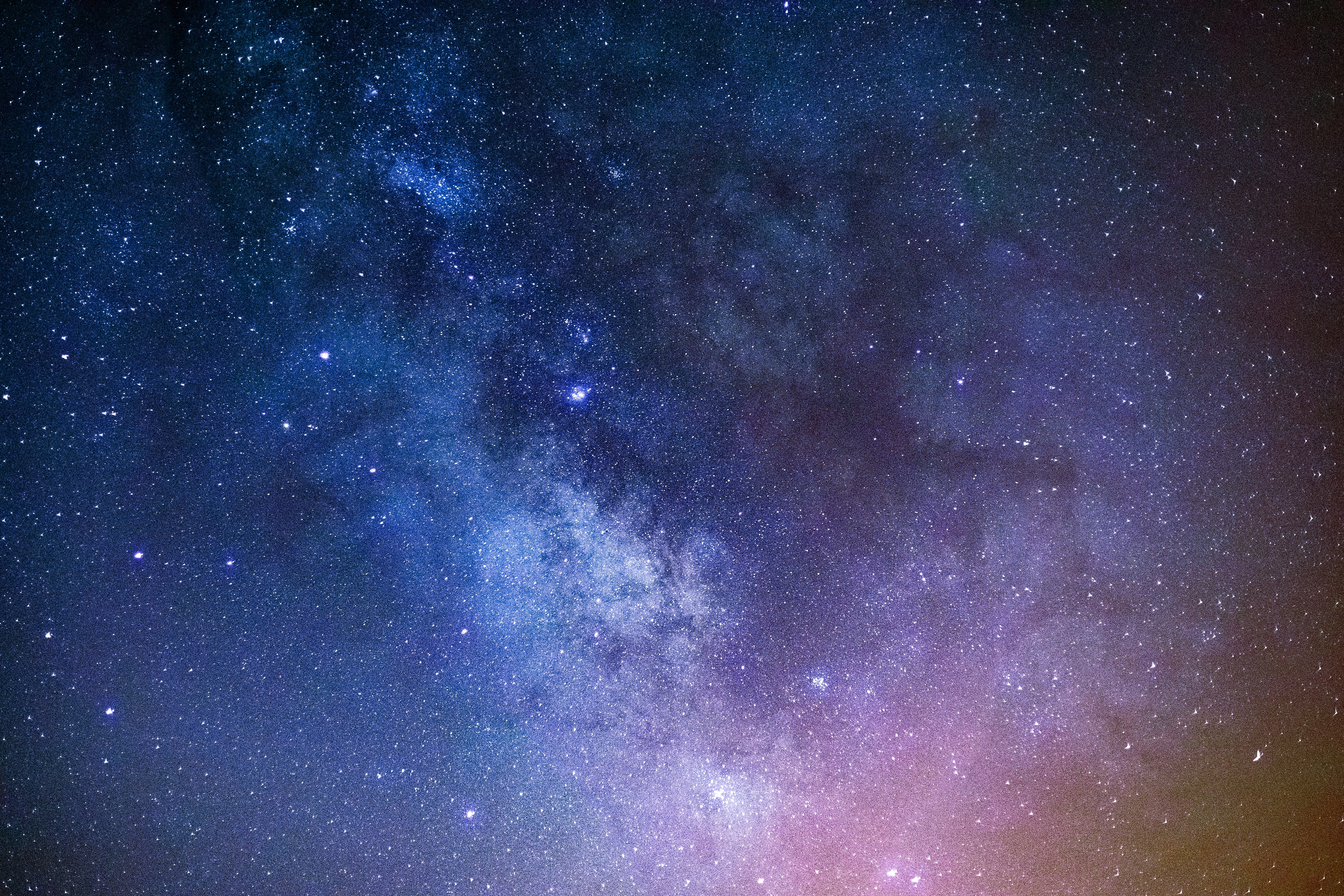 ronde de nuit sous les étoiles à Hyères - unsplash.com/@andyjh07