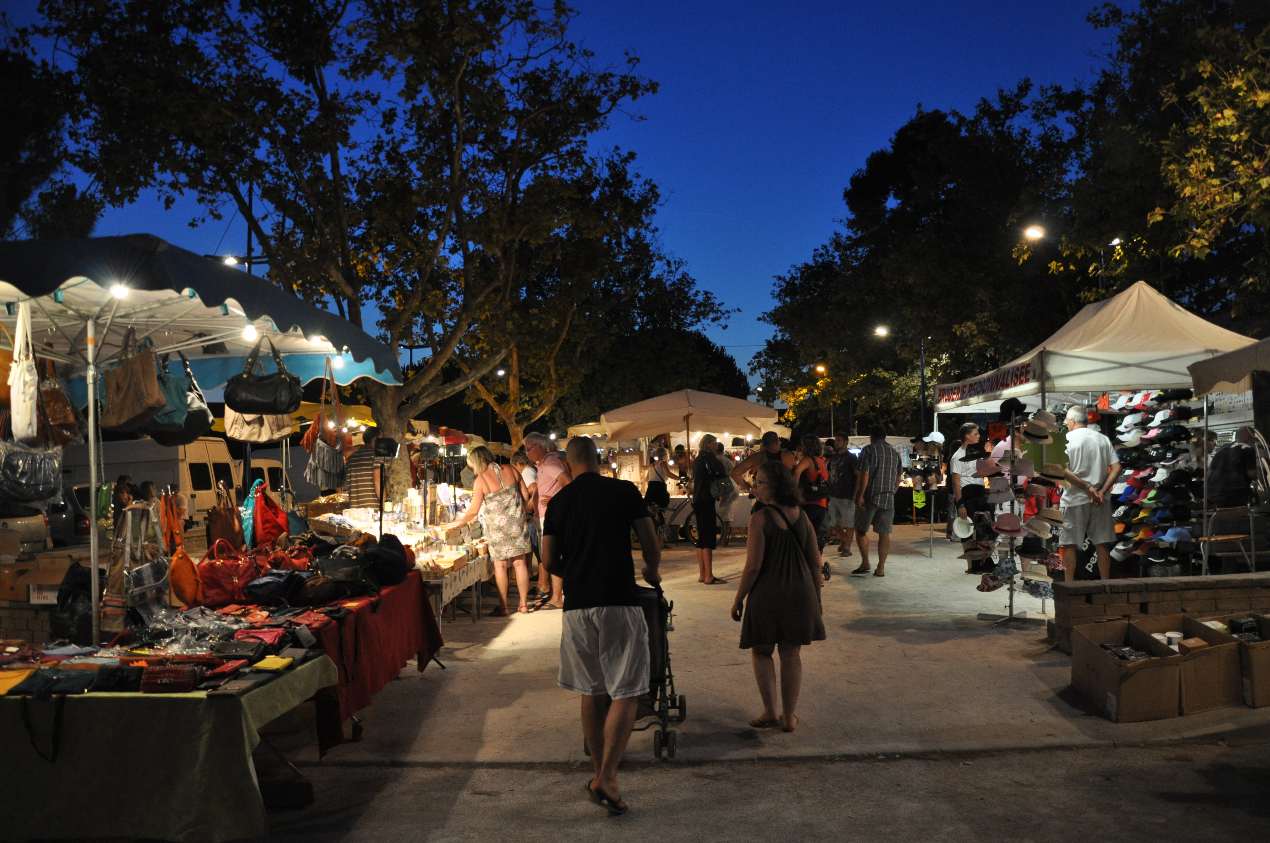 Nuitée artisanale ayguade - Hyeres Tourisme