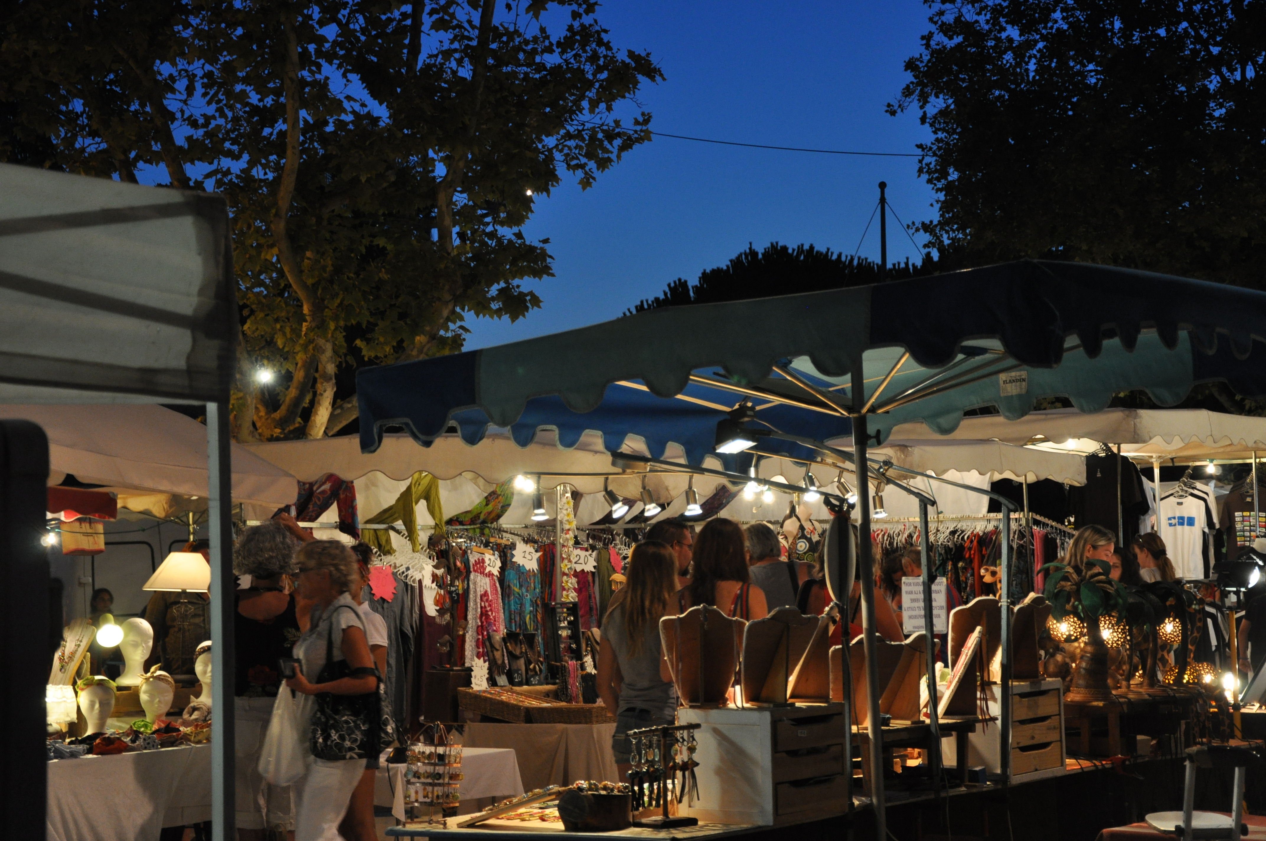 Nuitée artisanale ayguade - Hyeres Tourisme